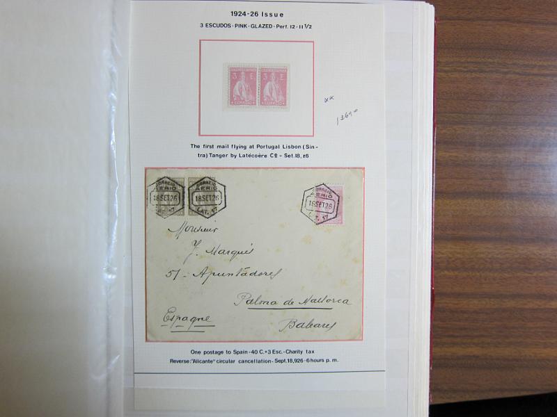 0007 (2).JPG -     Lote:    7      Ceres      Lotes Especiais       Descrição:         1924/26 &mdash; Ceres. Novas taxas e cores. Colecção em classificador, com selos novos e usados, simples e em múltiplos. Série em quadras, Variedades de clichés e erros. Inclui 7 provas e 37 exemplares, entre cartas e postais ilustrados, em todas as taxas, com excepção dos valores de 10E e 20E. 95% dos selos novos em excelente estado sem sinal de charneira. Todas as cartas de grande qualidade e em bom estado de conservação. Acompanham muitos desenhos de autoria de Eduardo Silva. Valor de catálogo dos selos novos de &euro; 32.000,00.        Lote       Valor Base:     &euro; 8.000,00     Valor Venda:     &euro; 8.000,00     